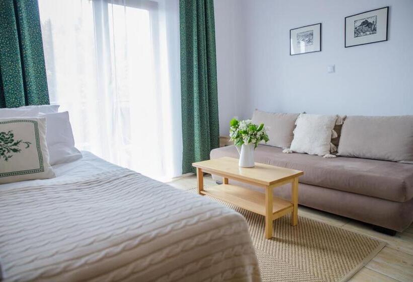 Balkonlu Üç Kişilik Standart Oda, Cudne Manowce