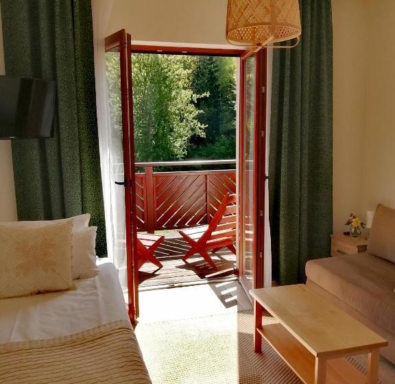 Quarto Triplo Estandar com Sacada, Cudne Manowce