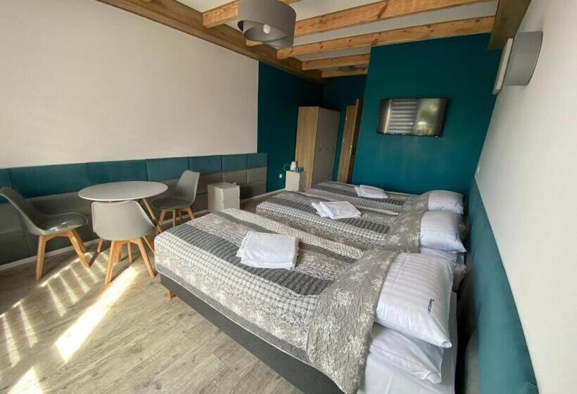 غرفة كلاسيكية ثلاثية, Tasarz Spa Ośrodek Wczasowy