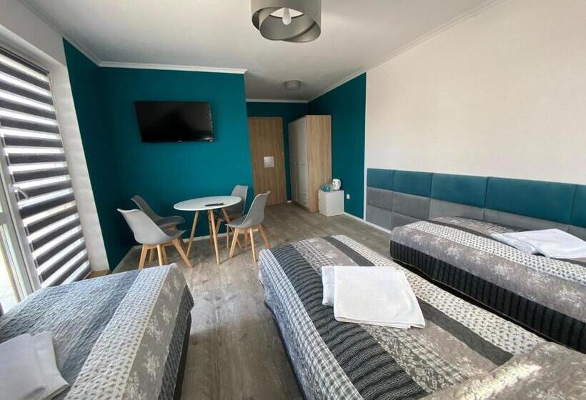 Трехместный Номер Классика, Tasarz Spa Ośrodek Wczasowy