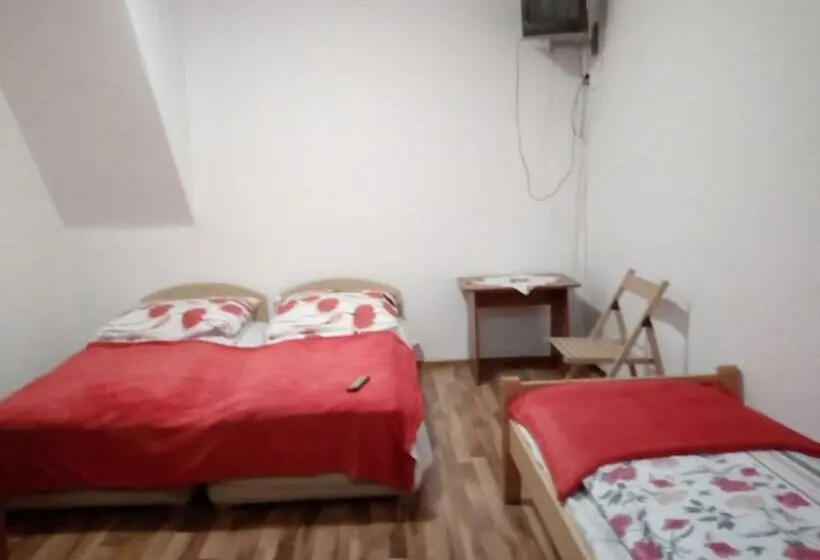 Standard Kolmen Hengen Huone, U Skowronków