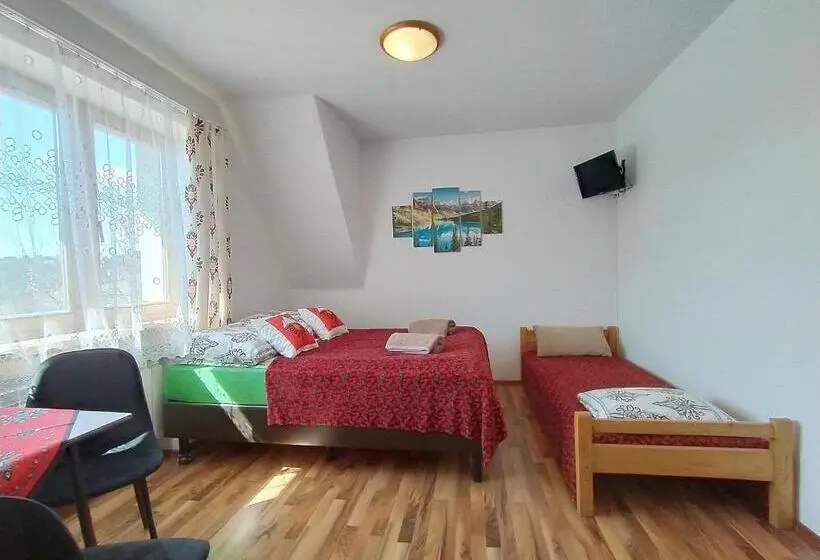 Standard Kolmen Hengen Huone, U Skowronków