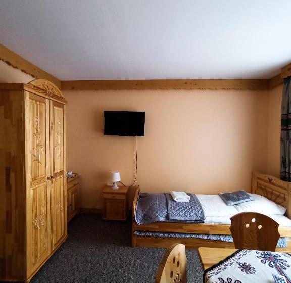 חדר לארבעה סטנדרטי עם מרפסת, Willa Na Klinku