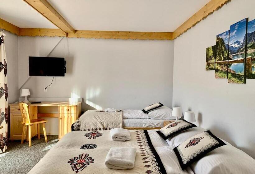 חדר לארבעה סטנדרטי עם מרפסת, Willa Na Klinku