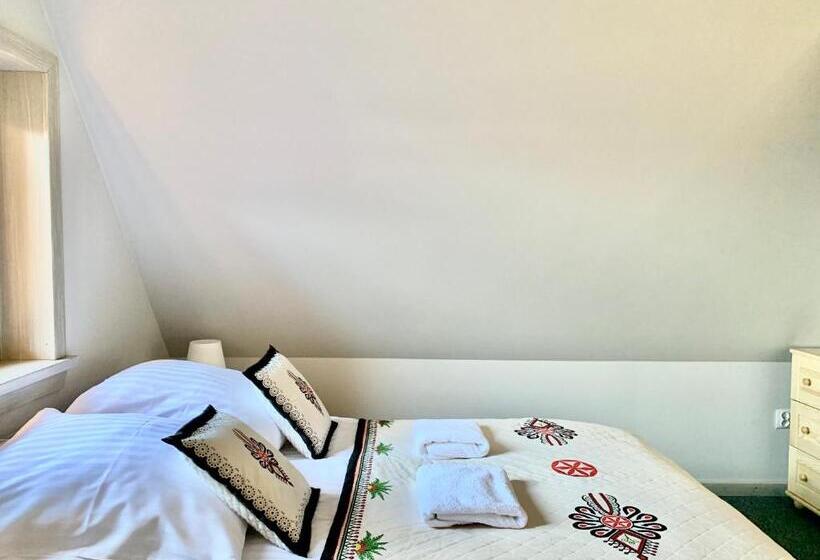 חדר משפחתי דלוקס, Willa Na Klinku