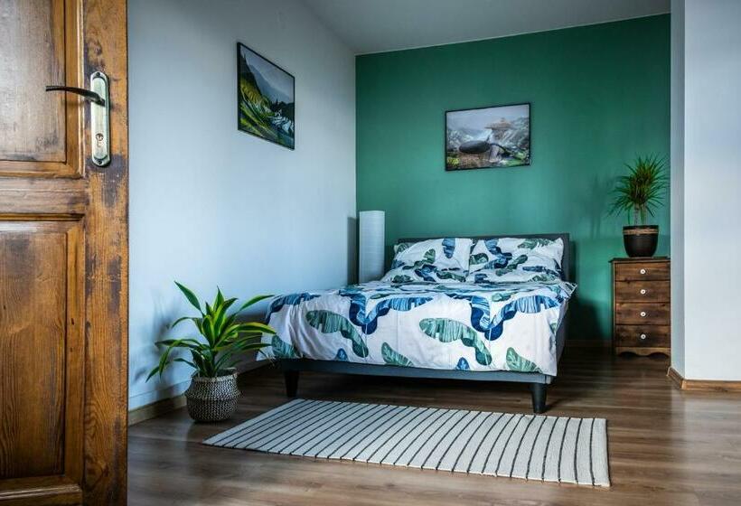 חדר סטנדרט לשלושה, Zajazd Izabela