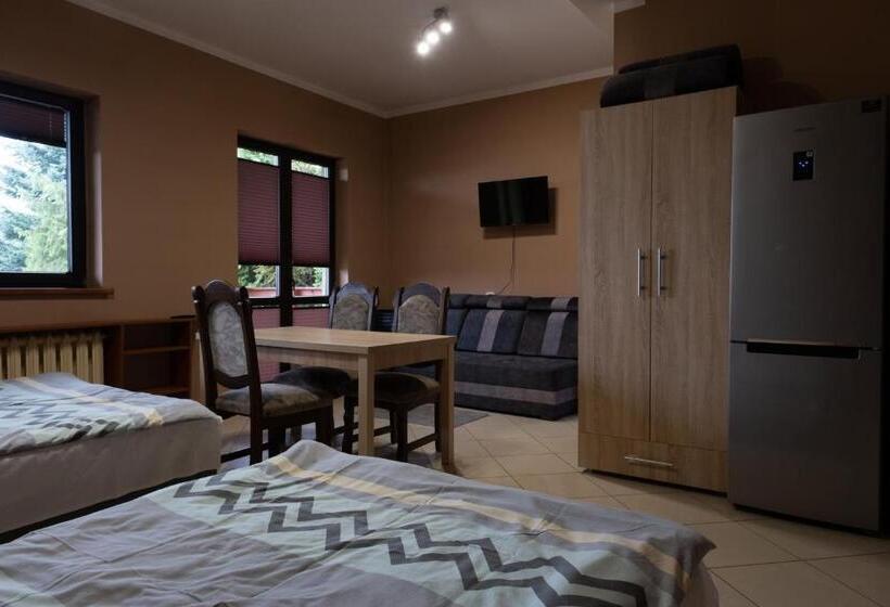 חדר לארבעה סטנדרטי עם מרפסת, Zajazd Izabela