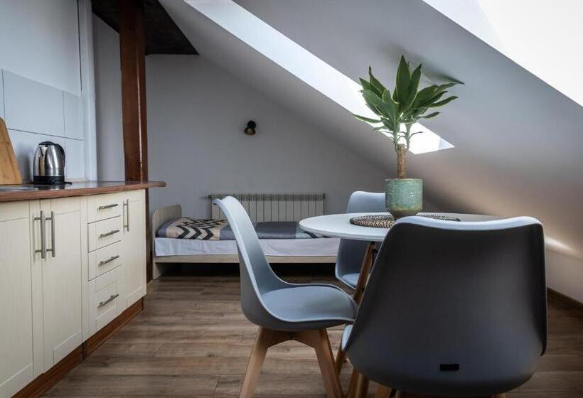 חדר סטנדרט לשלושה, Zajazd Izabela