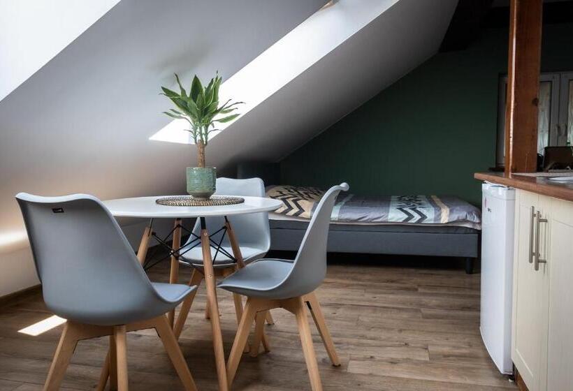 חדר סטנדרט לשלושה, Zajazd Izabela