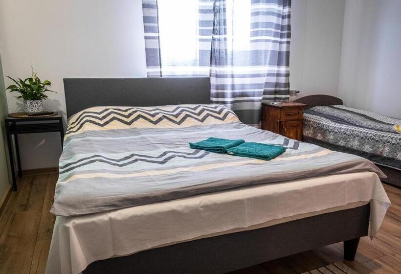 חדר סטנדרט לשלושה, Zajazd Izabela