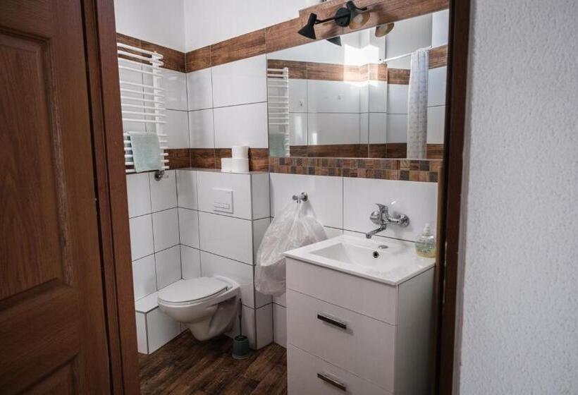 חדר סטנדרט לארבעה, Zajazd Izabela