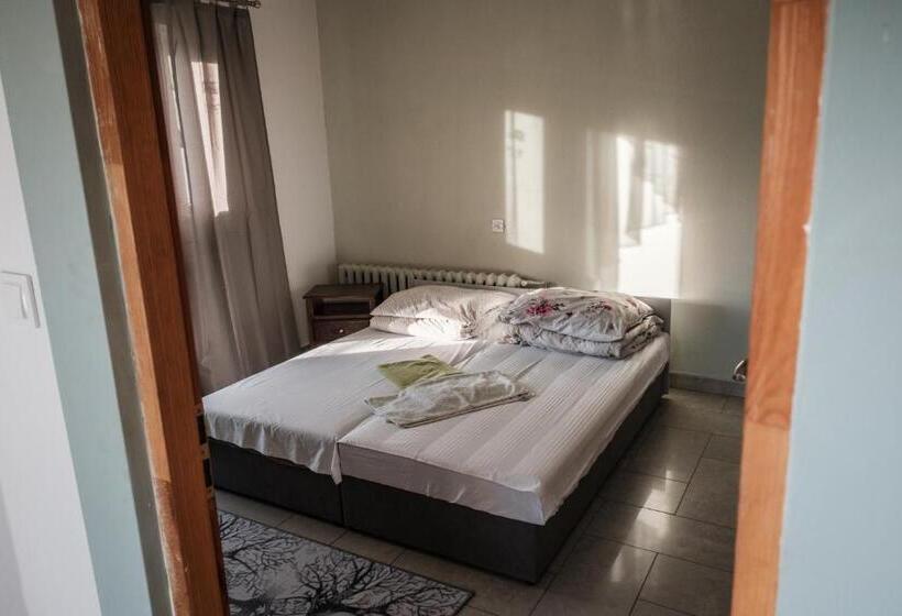 חדר סטנדרט לארבעה, Zajazd Izabela