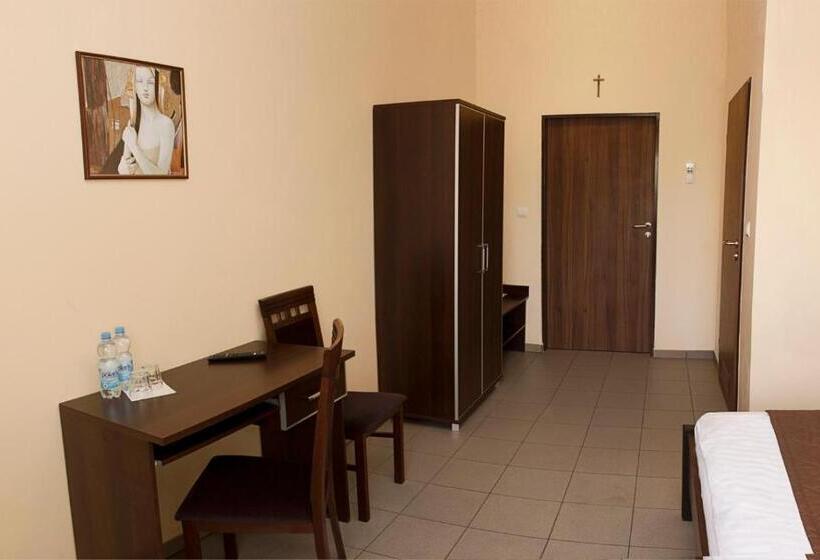 غرفة قياسية سرير كينج, Da Massimiliano