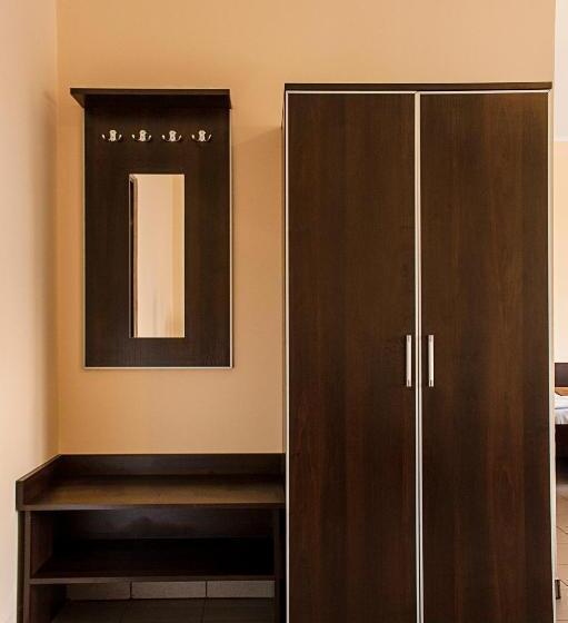 غرفة قياسية رباعية, Da Massimiliano