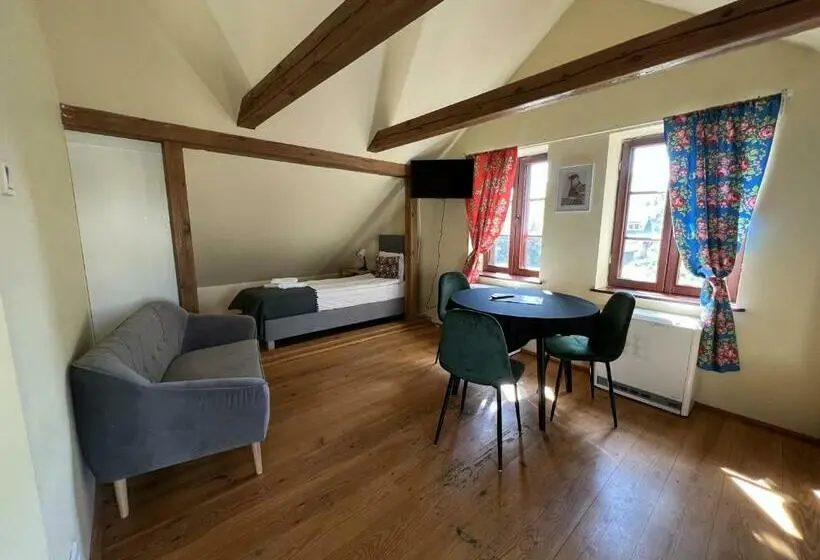 Comfort Kolmen Hengen Huone, Hostel Folkier