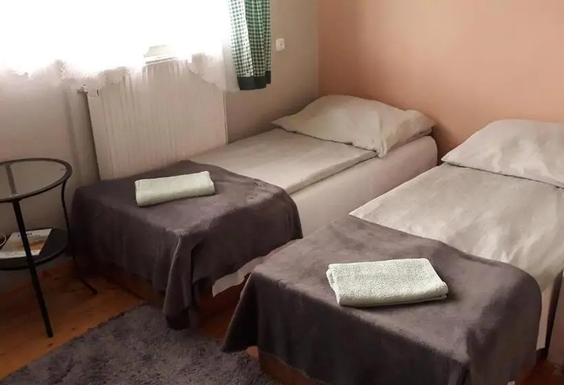 Standard Neljän Hengen Huone, Agroturystyka U Baltazara