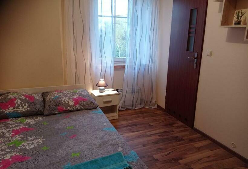 غرفة أساسية, Polana