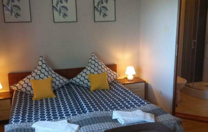 חדר סטנדרט לשלושה, Ranczo U Stefana