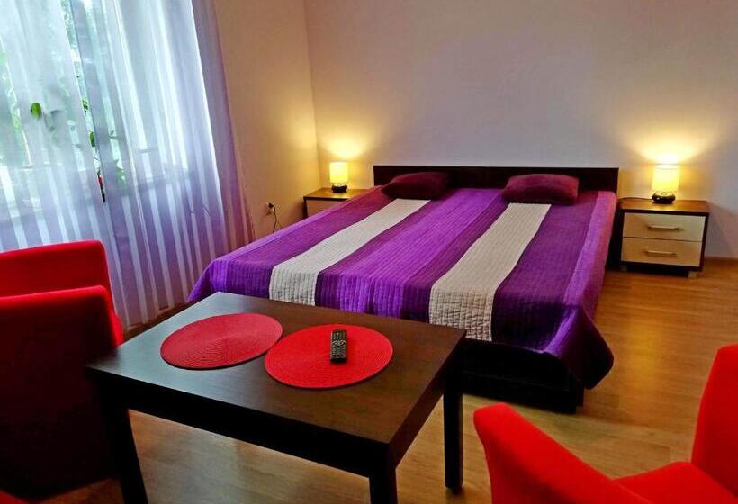 חדר סטנדרט לשלושה, Ranczo U Stefana