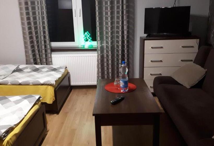 חדר סטנדרט לשלושה, Ranczo U Stefana