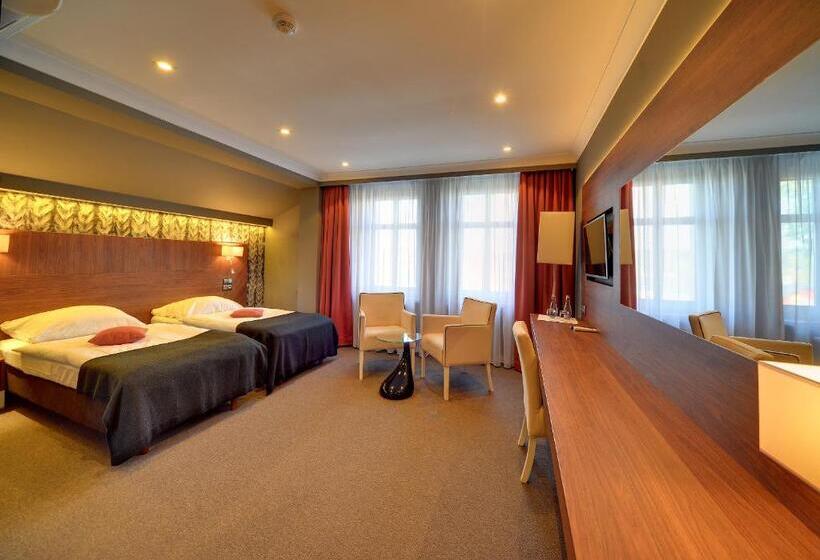 חדר סטנדרט, Restauracja Retro