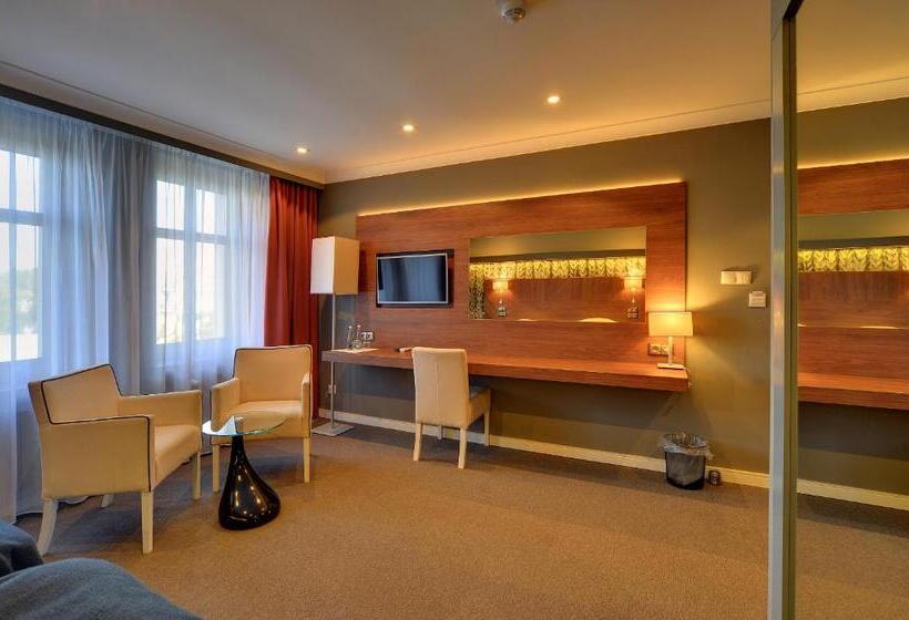 חדר סטנדרט, Restauracja Retro