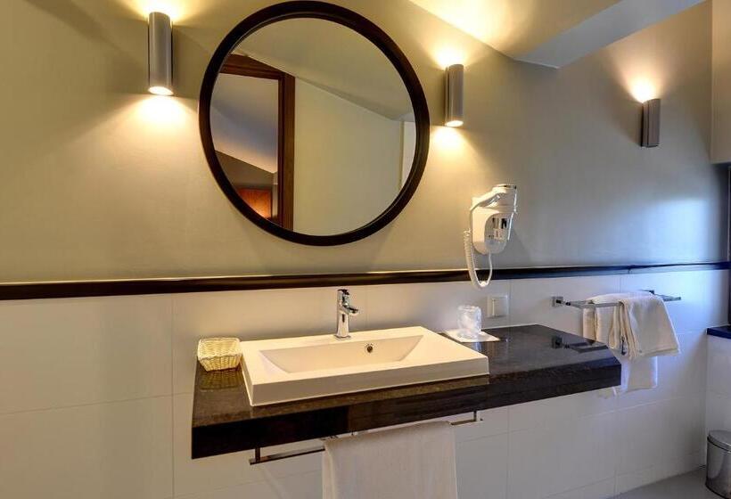 חדר סטנדרט יחיד, Restauracja Retro