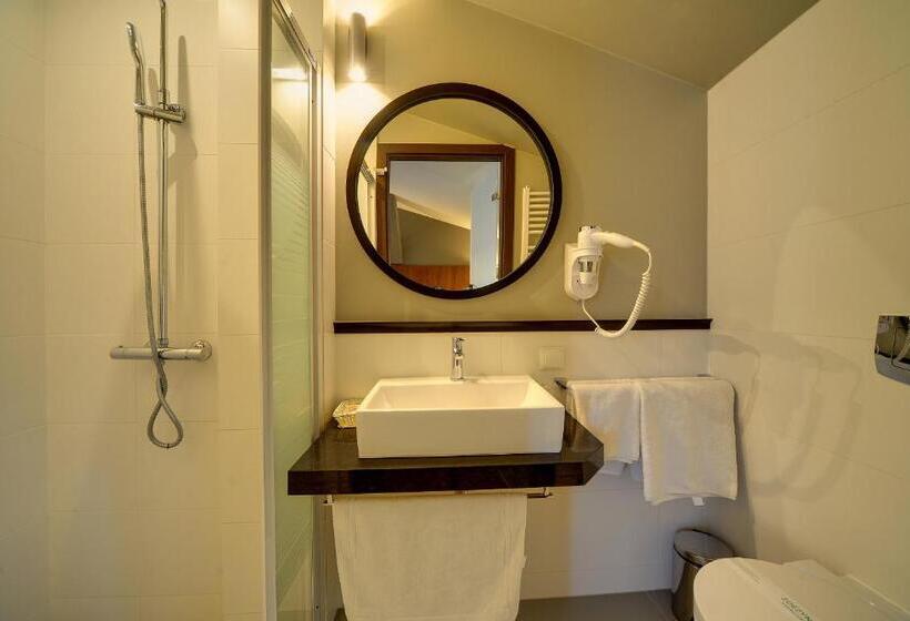 חדר סטנדרט יחיד, Restauracja Retro