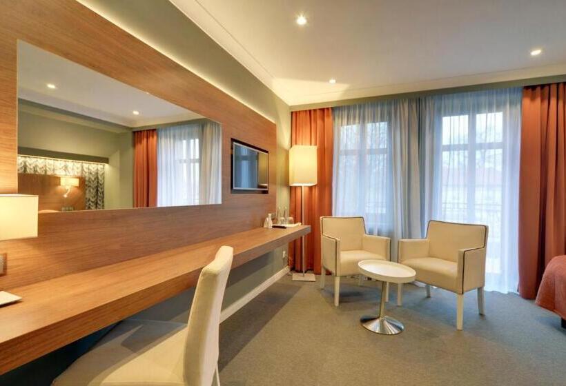 חדר דלוקס עם מרפסת, Restauracja Retro