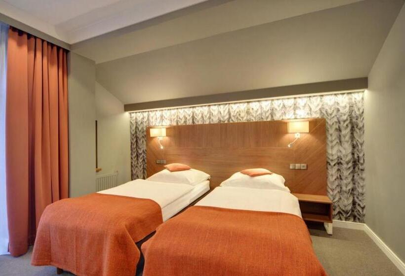 חדר דלוקס עם מרפסת, Restauracja Retro