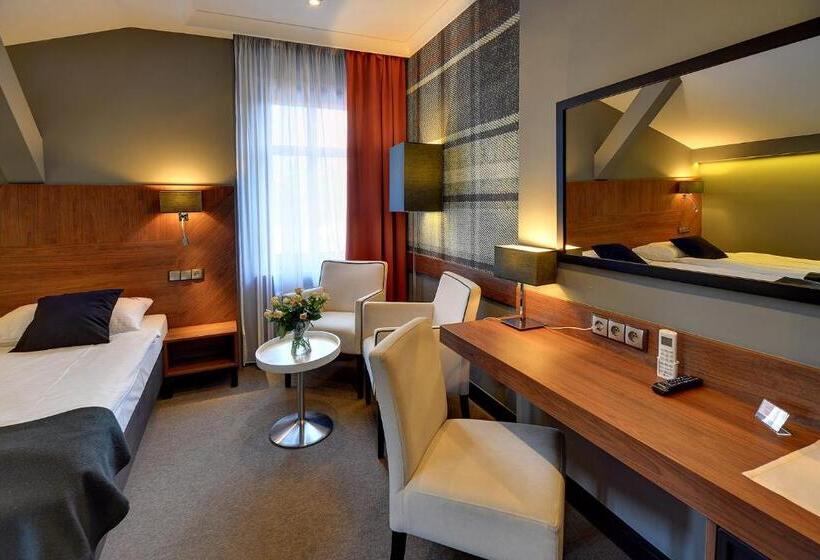 חדר סטנדרט, Restauracja Retro