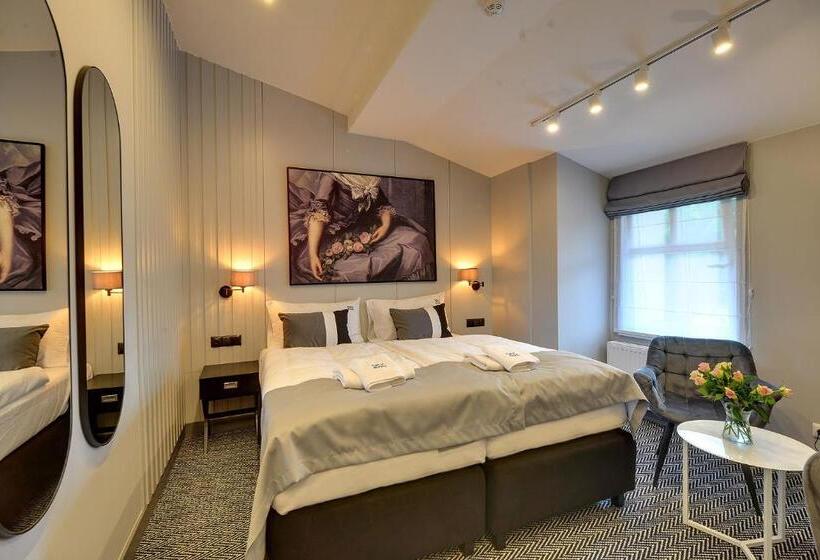 חדר דלוקס, Restauracja Retro