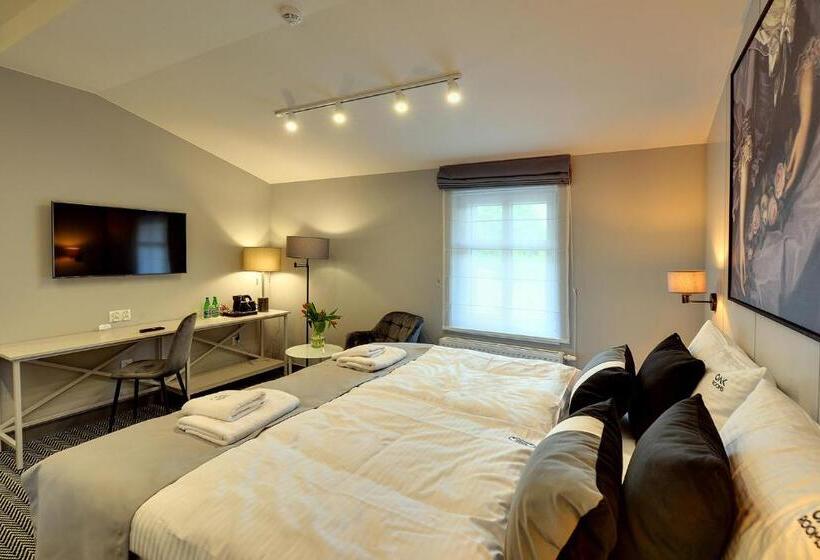 חדר דלוקס, Restauracja Retro