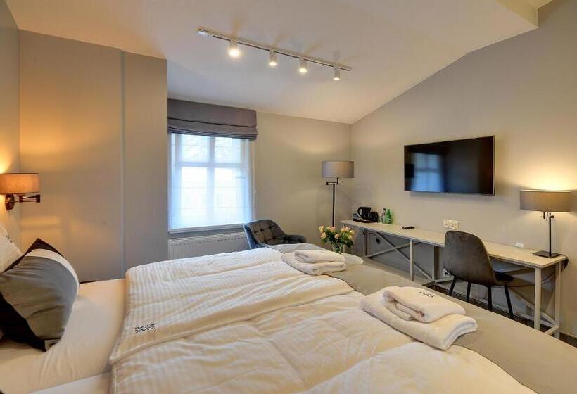 חדר דלוקס, Restauracja Retro