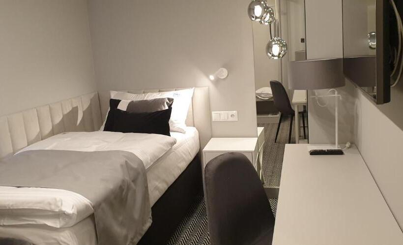 חדר דלוקס יחיד, Restauracja Retro