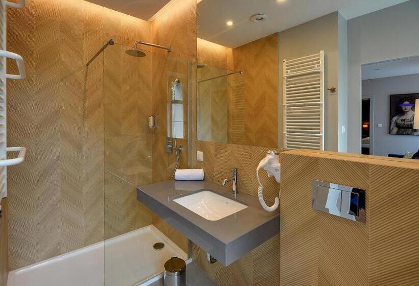 דירת חדר, Restauracja Retro