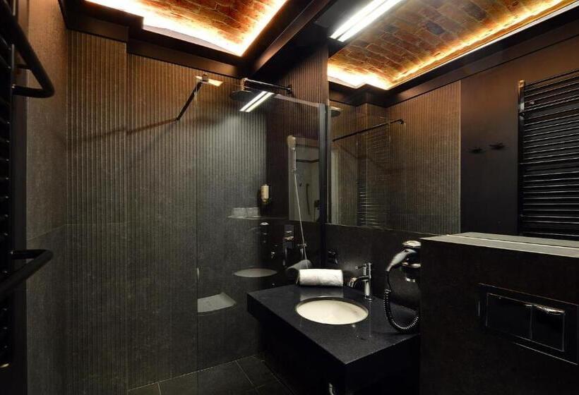 דירת חדר דלוקס, Restauracja Retro