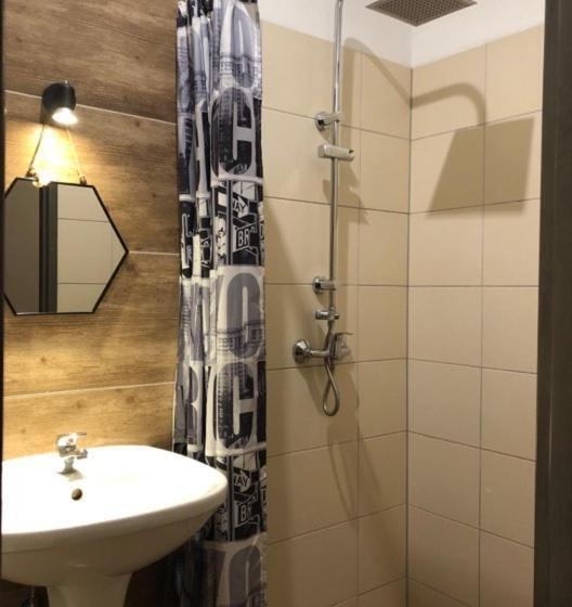 חדר משפחתי, Stajnia Na Warszawskiej