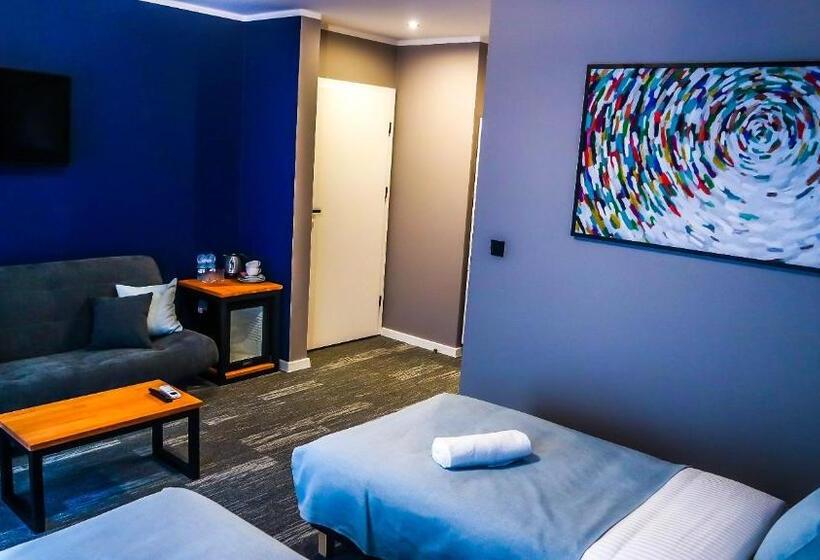 豪华三人间, Kaktus Chill & Sleeping   50 M Od Rynku