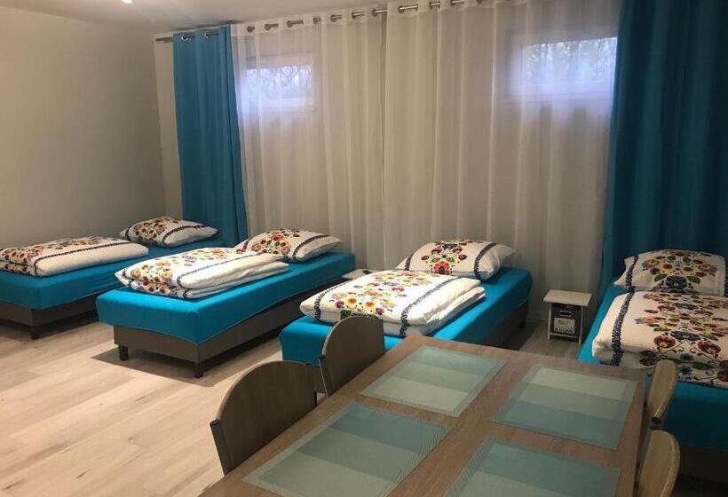 Студия Стандарт, Noclegi Bielpon