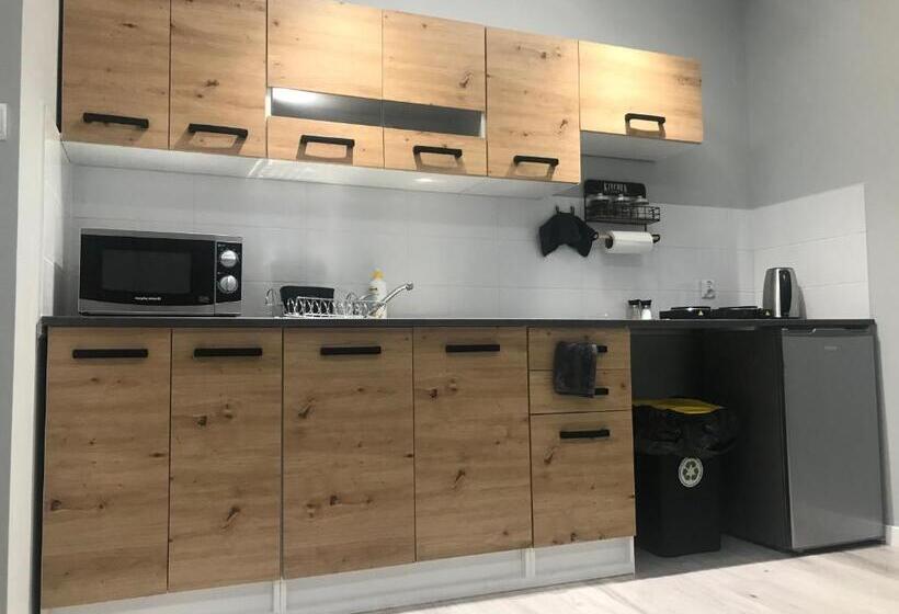 スタンダードスタジオ, Noclegi Bielpon