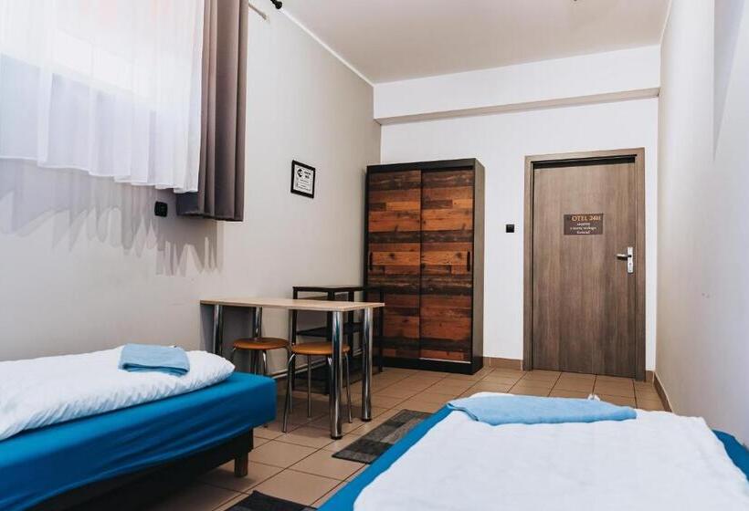 带共用浴室的标准房间, Noclegi Bielpon