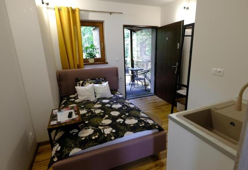 基本间, Wiejski Raj