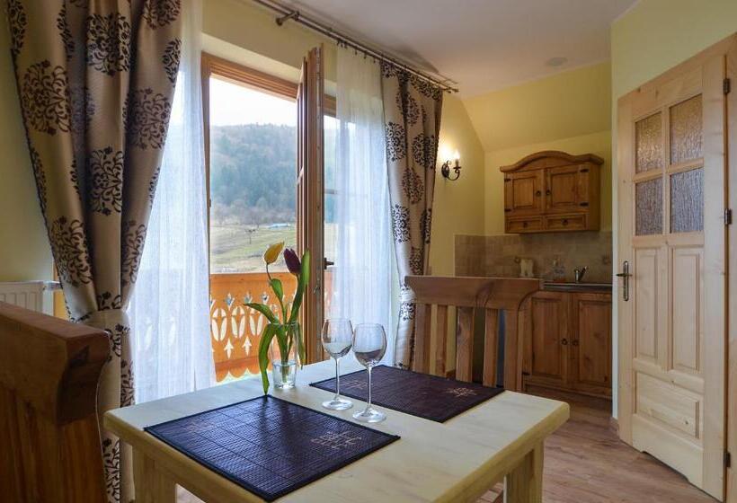 バルコニー付きスタンダードトリプルルーム, Krokuschata Pod Sokolicą