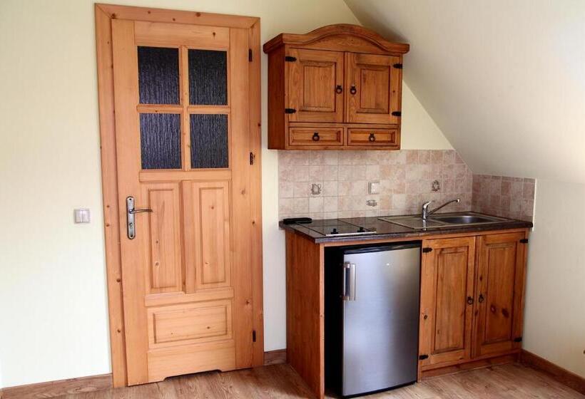 スタンダードスタジオ, Krokuschata Pod Sokolicą