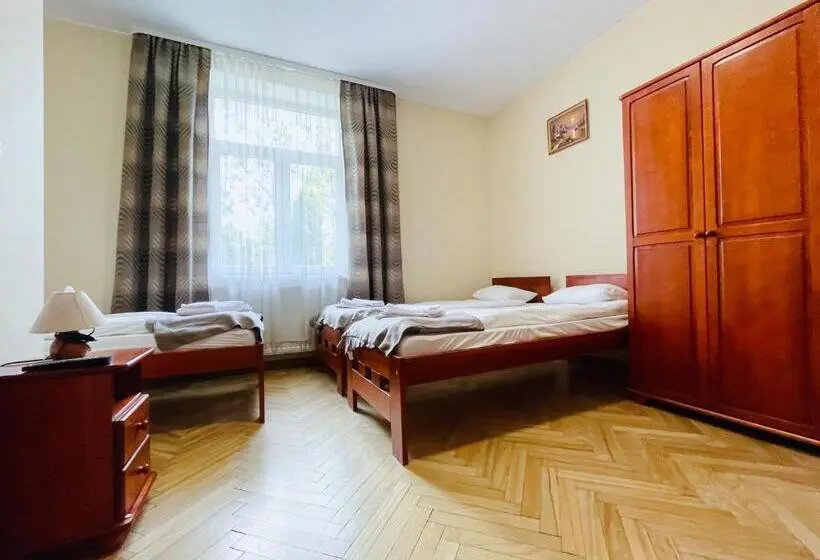 Standard Kolmen Hengen Huone, Parkowa Rezydencja Hubal