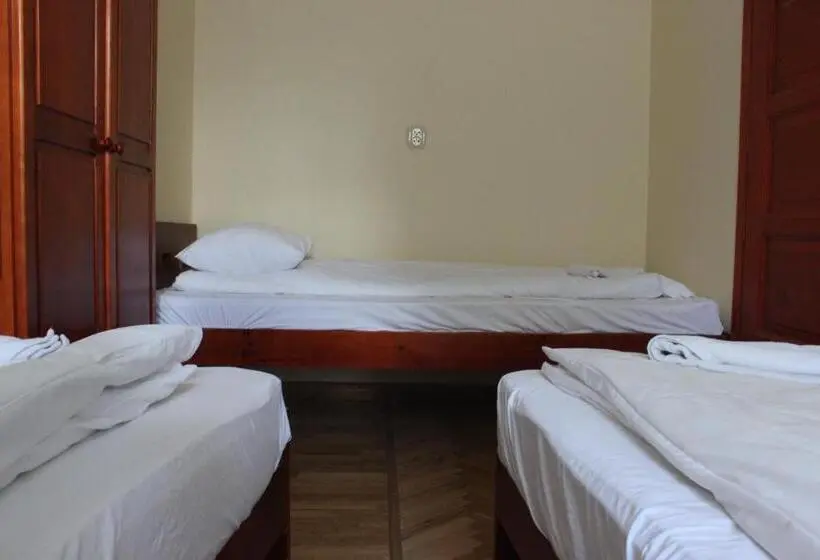 Standard Kolmen Hengen Huone, Parkowa Rezydencja Hubal