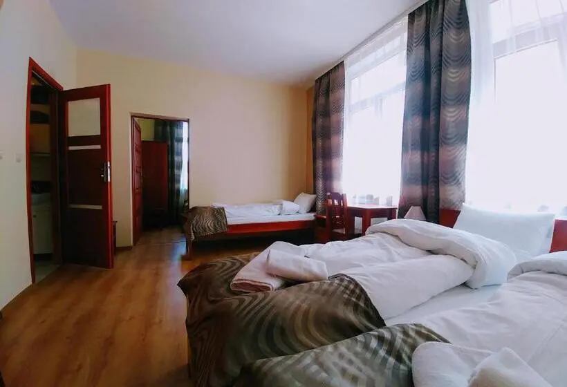 Standard Kolmen Hengen Huone, Parkowa Rezydencja Hubal