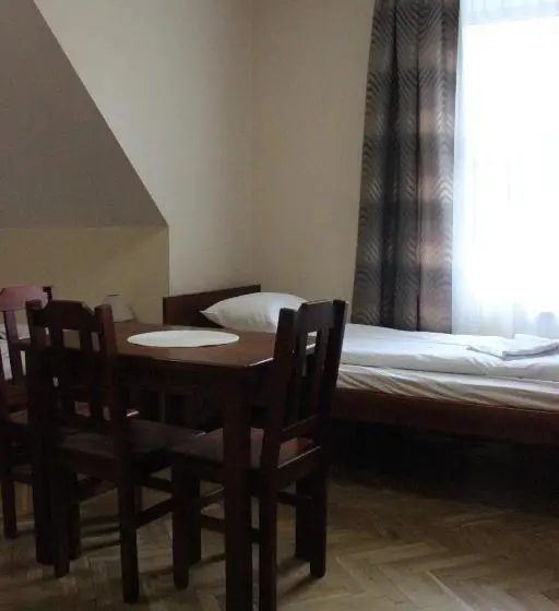 Perhehuone, Parkowa Rezydencja Hubal