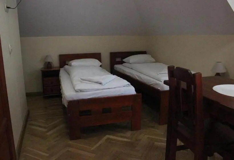 Perhehuone, Parkowa Rezydencja Hubal